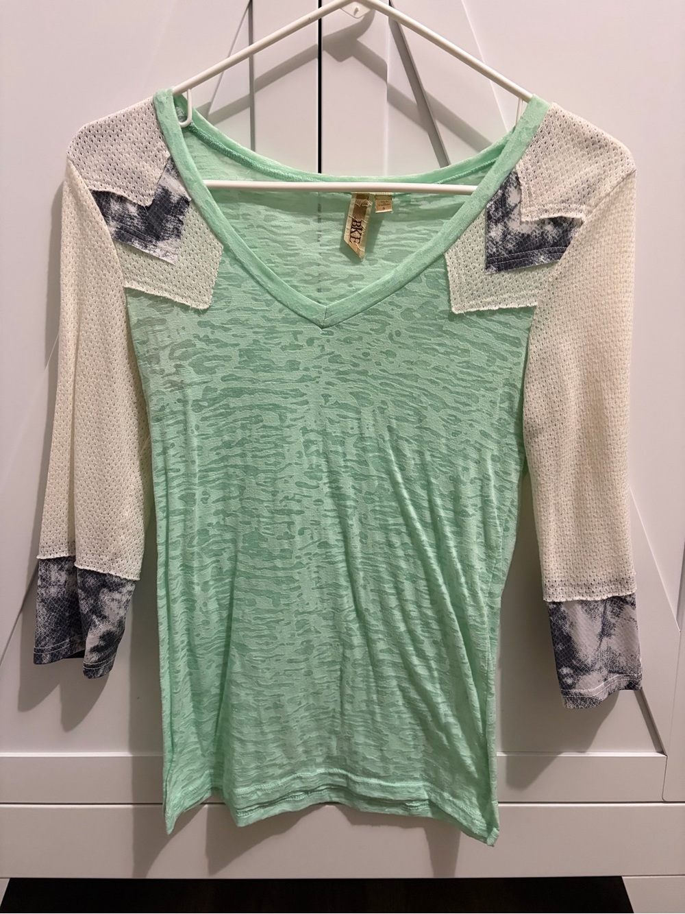 BKE Mint Green V-Neck Top with Cream Mesh Sleeves and Gray Accents